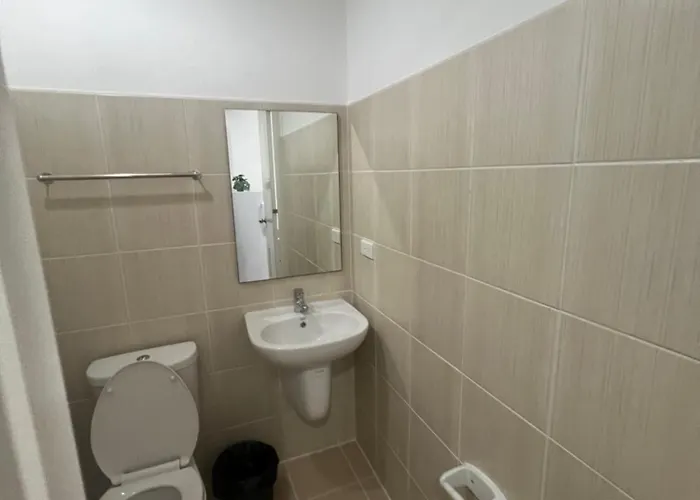 In Front Of Us Embassy Unit With 2 Double Beds Apartamento