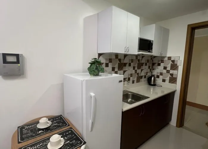 Apartamento In Front Of Us Embassy Unit With 2 Double Beds *