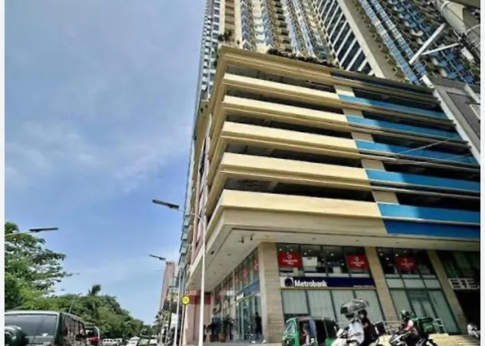 In Front Of Us Embassy Unit With 2 Double Beds Apartamento Manila